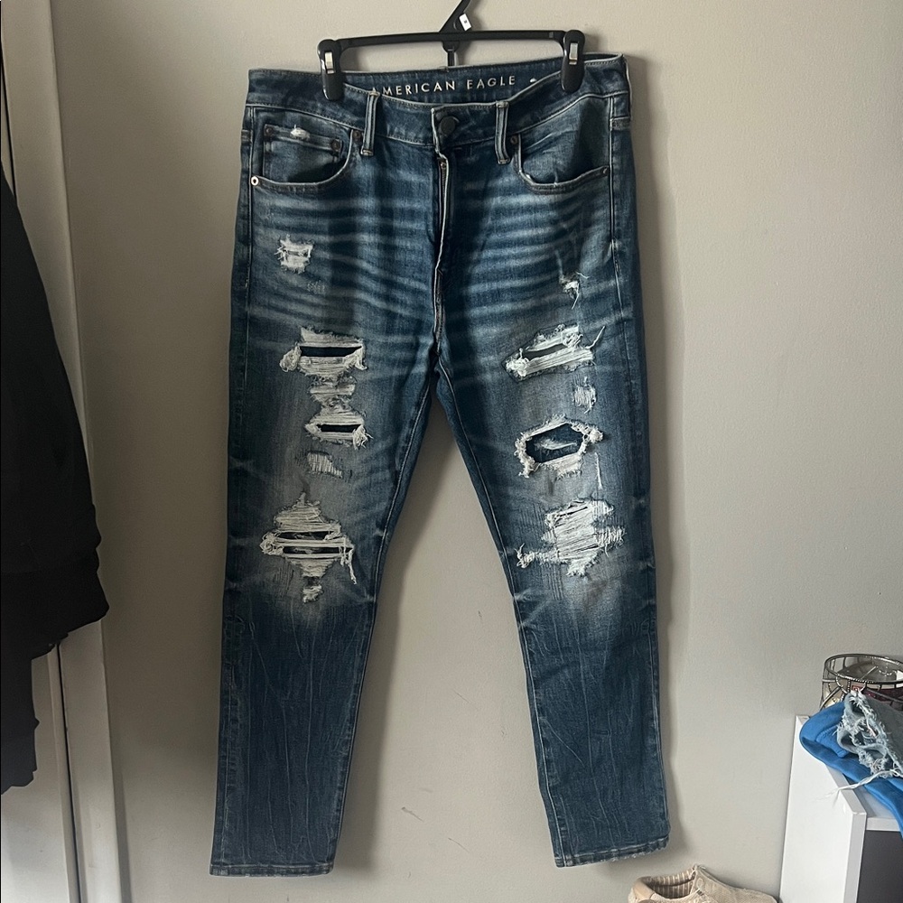 American Eagle Outfitters Men's Ripped Blue Jeans
